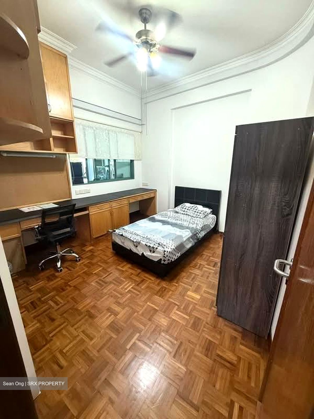 Gold Coast Condo (D5), Condominium #553640451